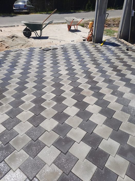 Fabrica pavaje si pavele din beton vibrocomprimat pentru curte montaj