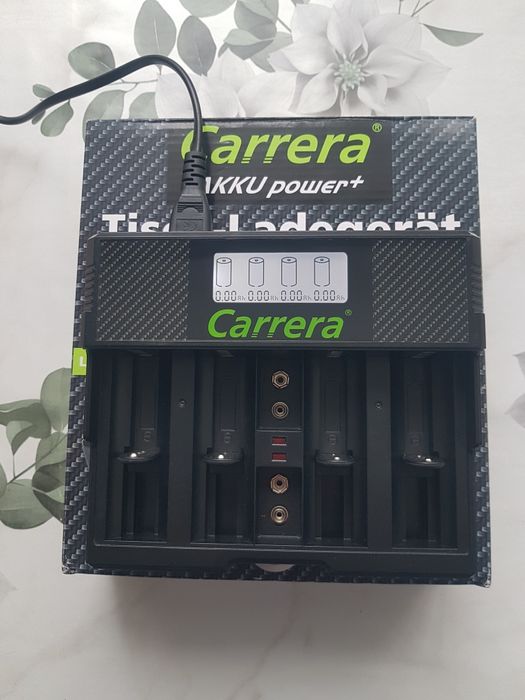 Încărcător acumulatori Carrera