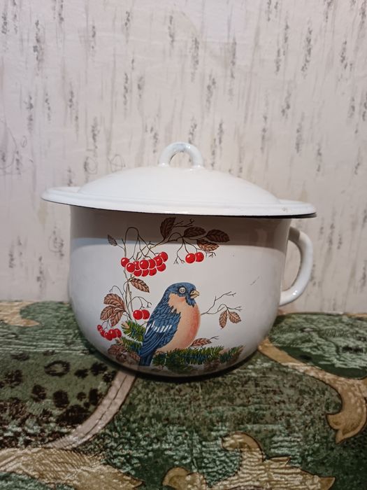 Кухонная посуда разная.