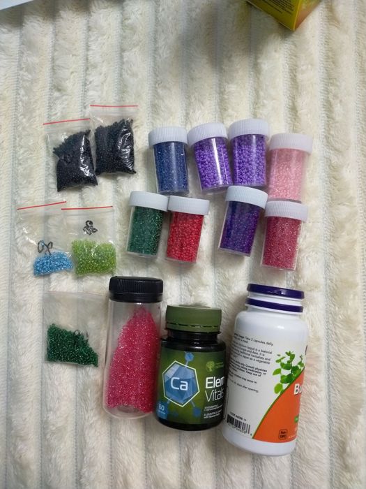 Продам бисер разные цвета размеры