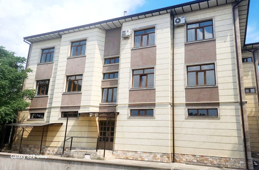 Продаётся здание под Гостиницу или другой бизнес  первая линия