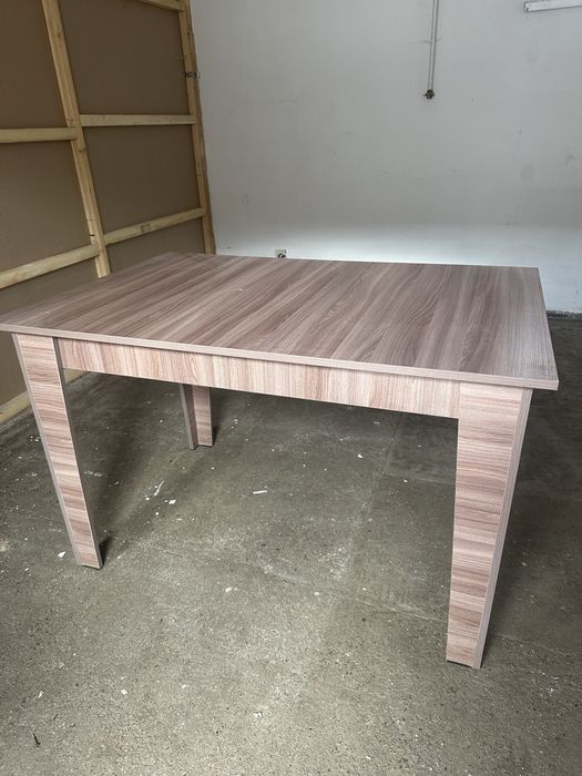 Продам стол в хорошом состоянии