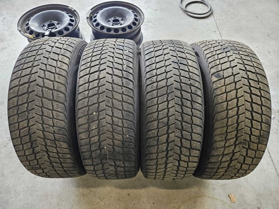 Set 4 Anvelope IARNA 235.55.18 "Nexen" ; stare buna
