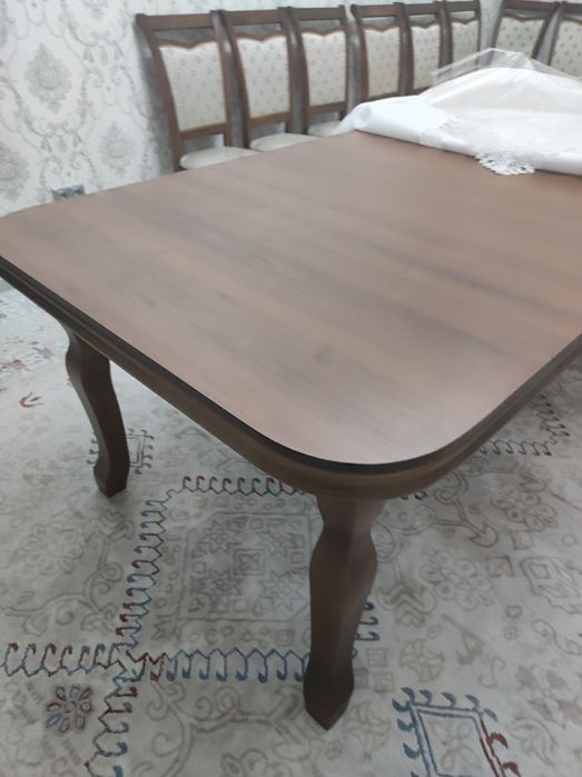 Стол со стулями в отличном состояние