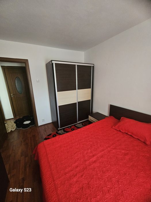 Închiriez Apartament 3 camere