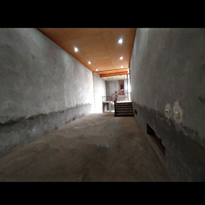 18 Сотих ҲОВЛИ Уй 2 қаватли
18 Сотих ҲОВЛИ Уй 2 қаватли
Замонавий ко