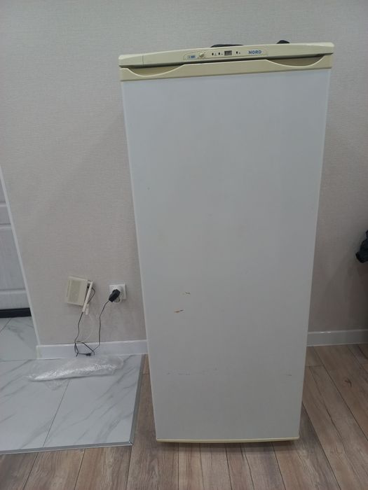 Продам морозильник