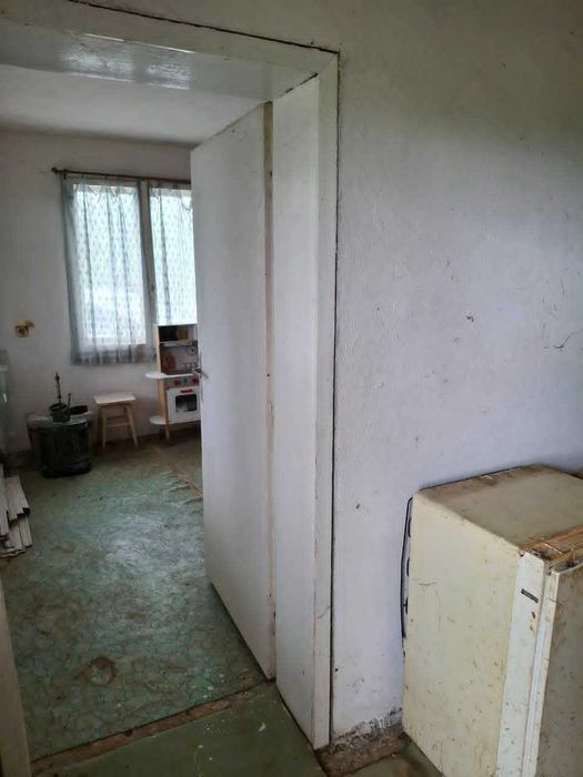 22х.евро Вила в Монтана,  в дясно след бензиностанция Петрол