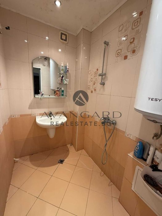 оф.25610 Тристаен обзаведен с четири отделни стаи/ Кючук Париж