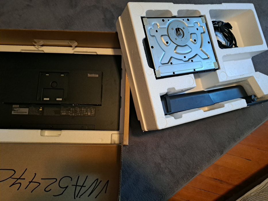 Монитори Lg,  lenovo