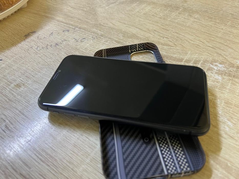 Айфон 11 в хорошем сост