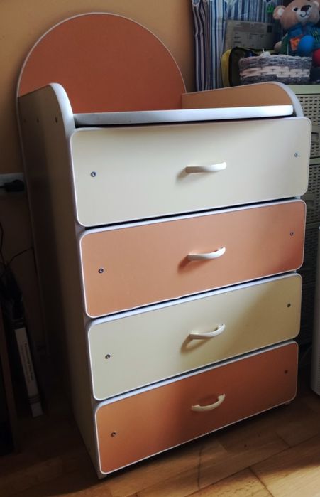 Бебешки/детски скрин с повивалник