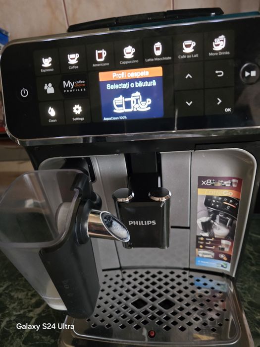 Vând espressor Philips seria 4300,latte go