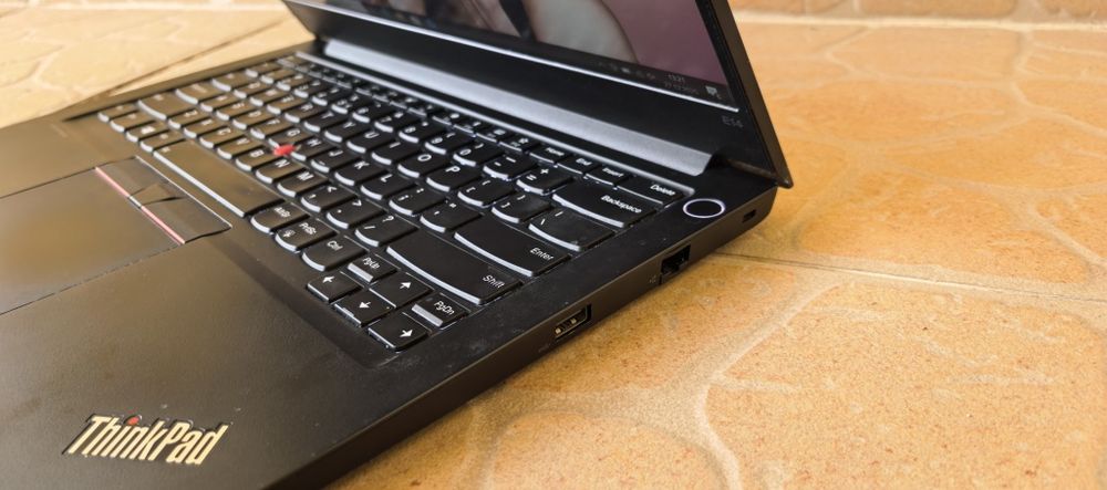 Laptop Lenovo ThinkPad E14_i5-10210U_SSD 256_8GB DDR4_ca NOU / F Metal