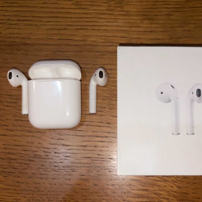 Наушники Apple AirPods 2.1 в отличном состоянии, в полном комплекте