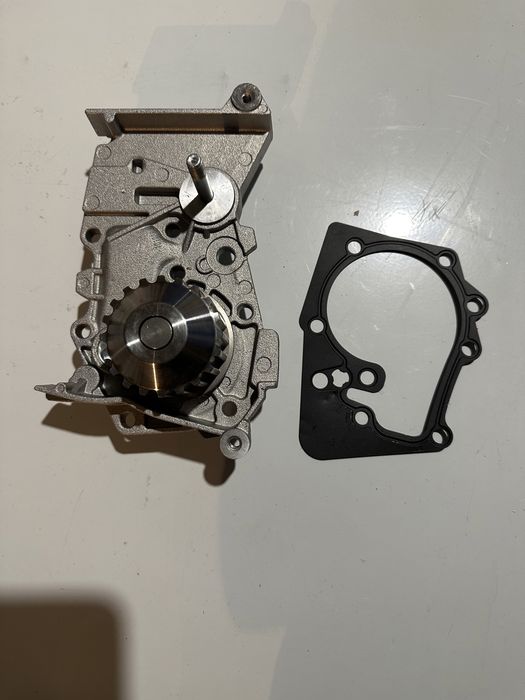 Комплект ГРМ на ларгус, рено логан.