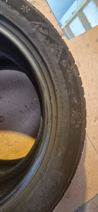 Vand 2 anvelope 225/50 r17 iarna