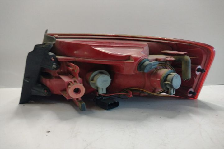 Stop  stanga, coupe 8T0945095 / 8T0 945 095 / 8T-094-5095 / 8T 0945 0