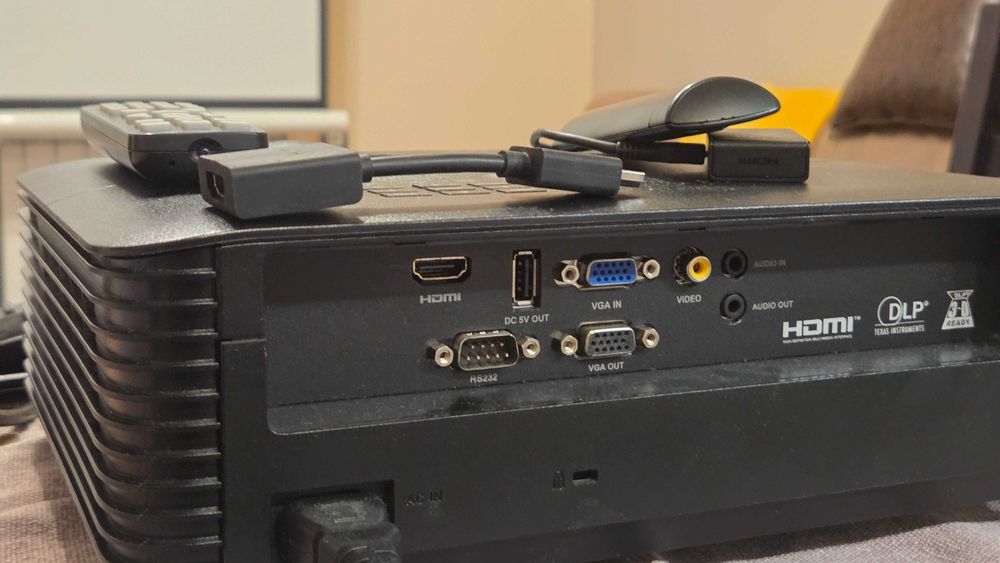 Проектор ACER XGA PJ + екран 85"