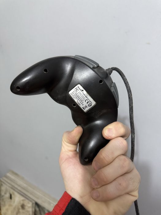 Джостик для PC Sega  Genius MaxFire G-08XU