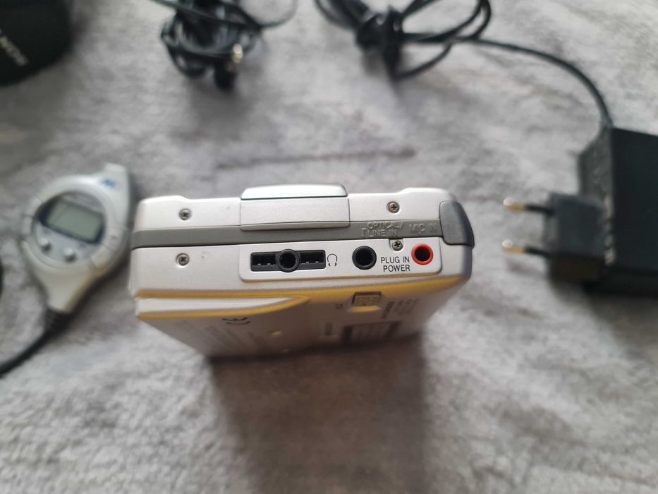 Minidisc Sharp 701 stare excelenta - muzica relax