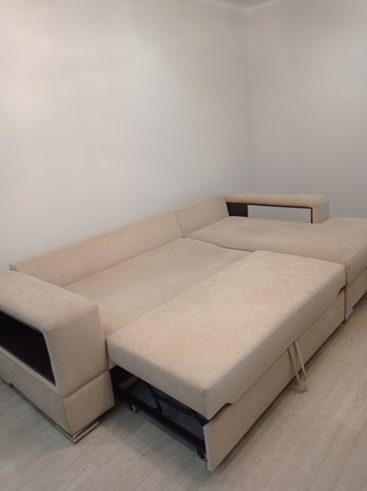 ДИВАН очень качественный и стильный.