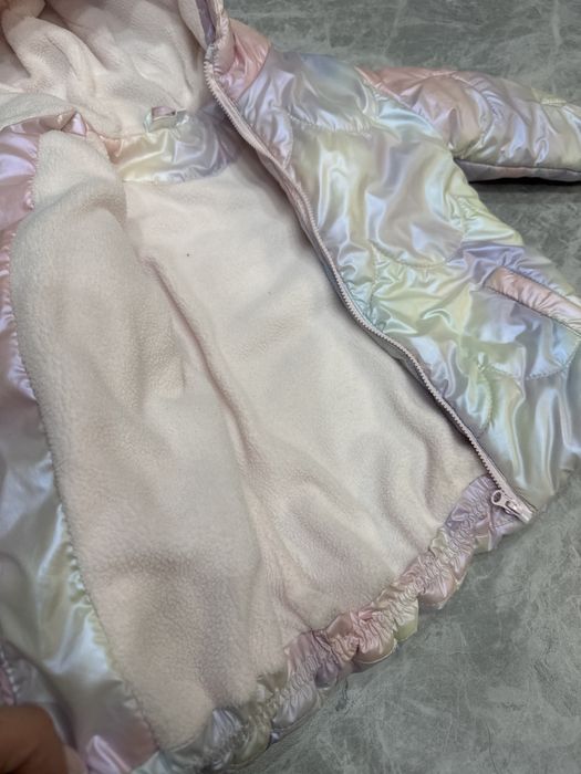 Продам детскую куртку на размер 92