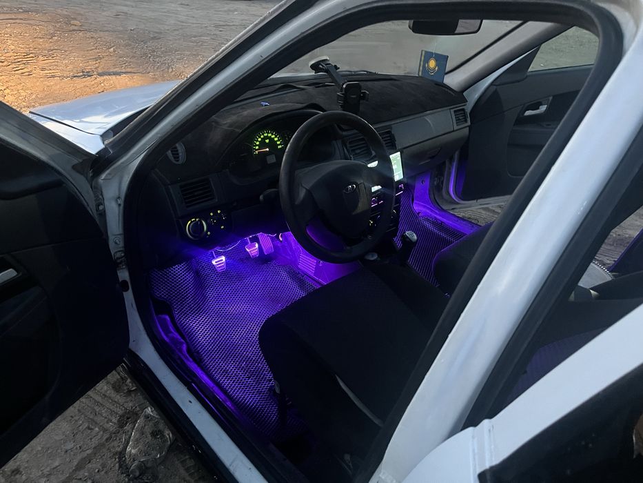 Продам Приора 1 2013