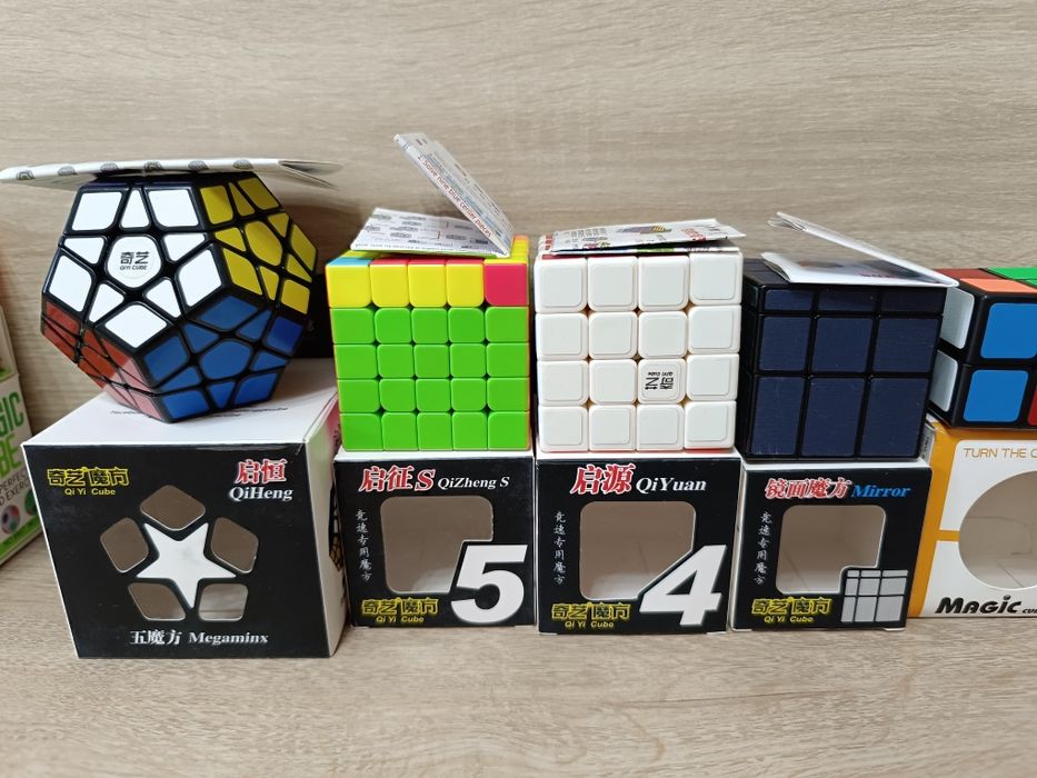 Разные кубики Рубика