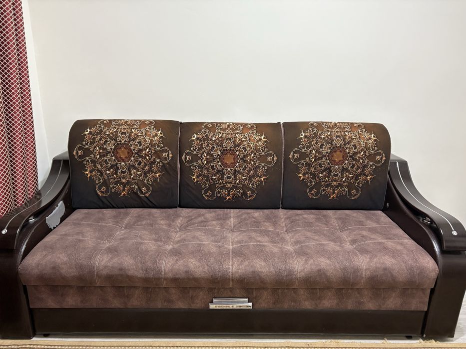 Дои и сад, Мебель для гостиной, Диван