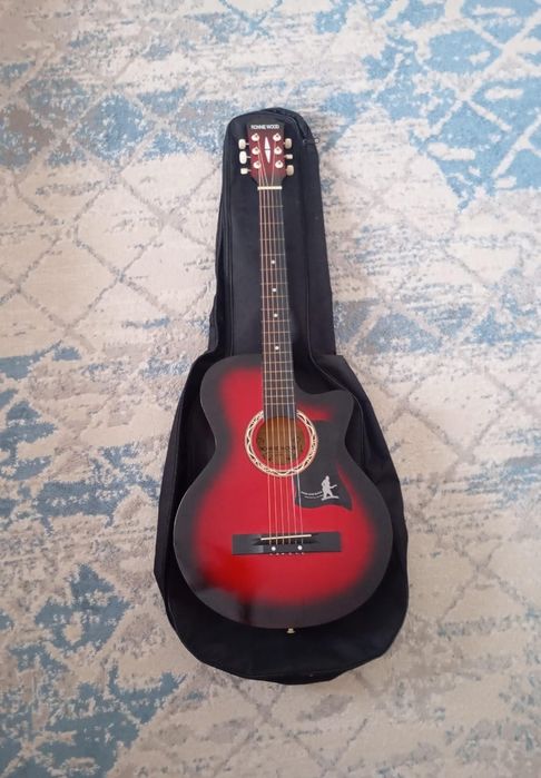 Продам гитару срочно