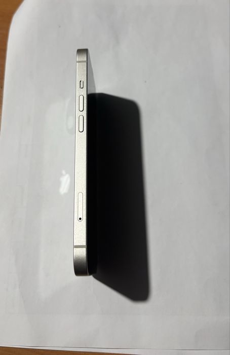 Продам Iphone 13