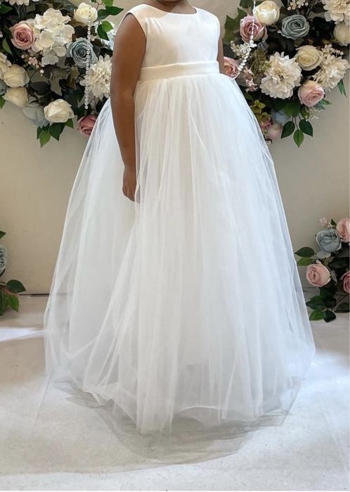 Продаю детское белое платье