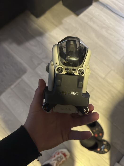 DJI mini 4 Pro + RC2 controller
