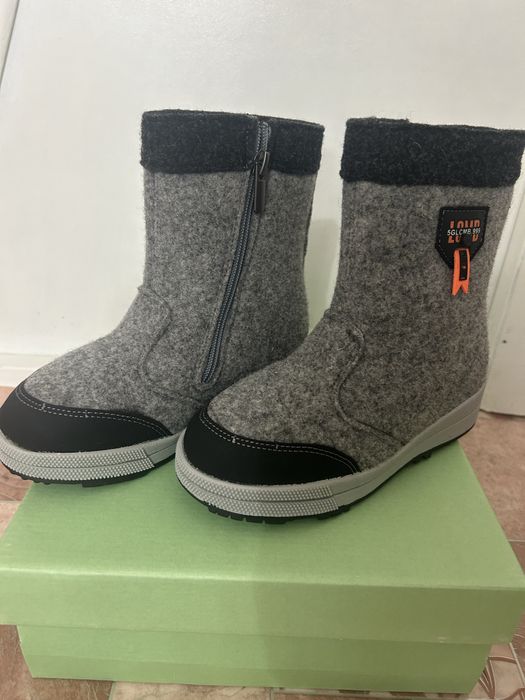 новый детский сапоги (уги)