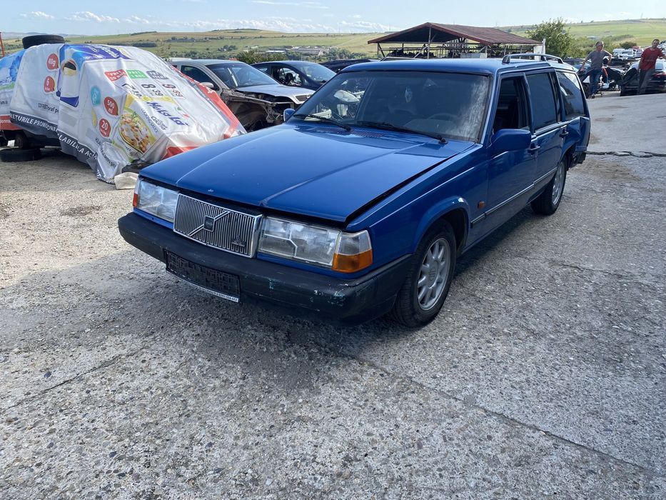 Dezmembrez piese Volvo 940  945 estate