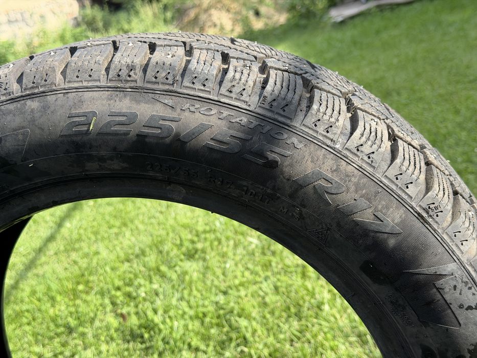 Зимние шины  Pirelli 225/55 R17