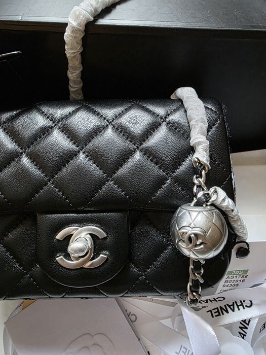 Налични мини чанта Chanel