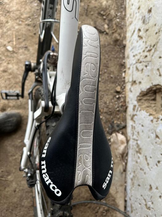 De vânzare bicicletă