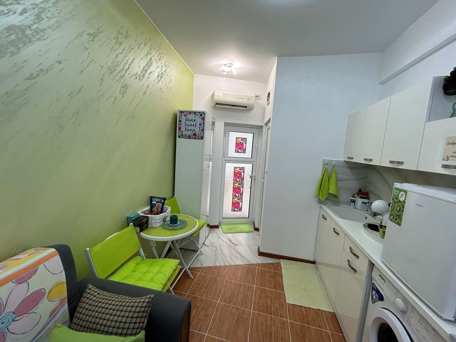 Дава се под наем Офис в Пловдив, Център - 15 кв.м за 224.4 € - Снимка #1