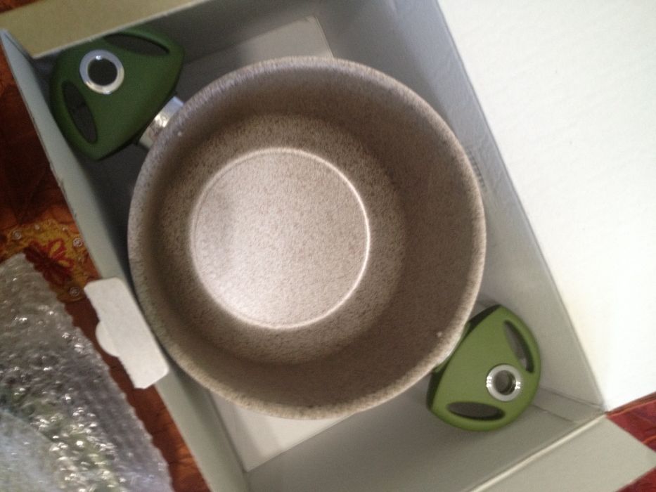 Продам кастрюлю новая в упаковке