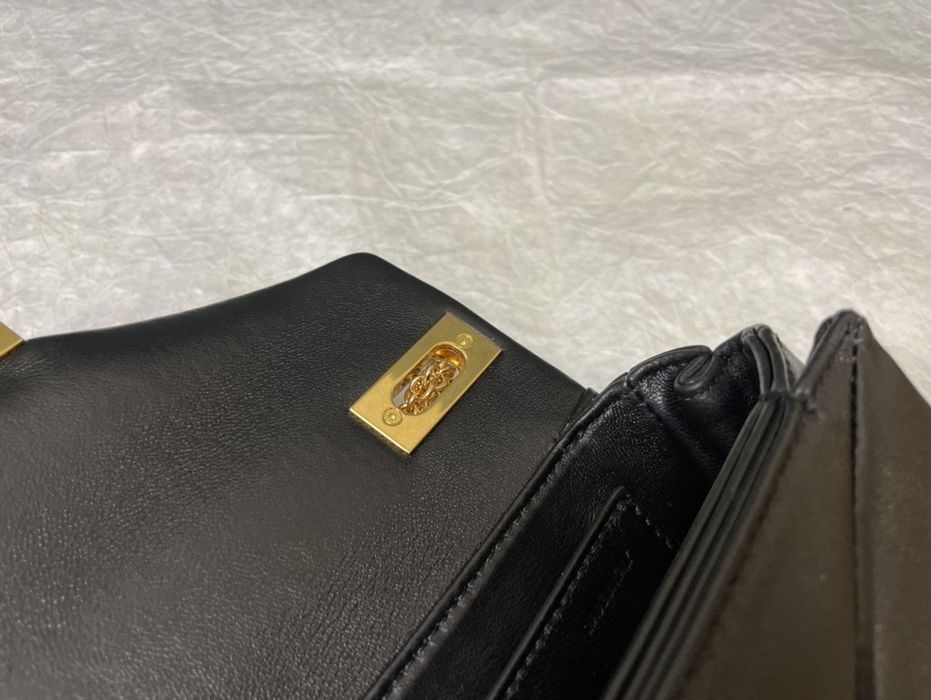 Geanta Valentino one stud 19cm negru, tip Premium