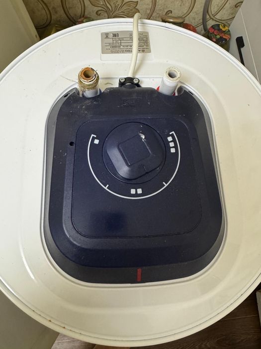 Продам водонагреватель Ariston 80 литров