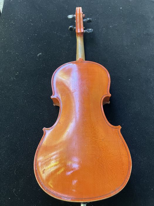 Vand vioara no name . Nu are eticheta. De reconditionat