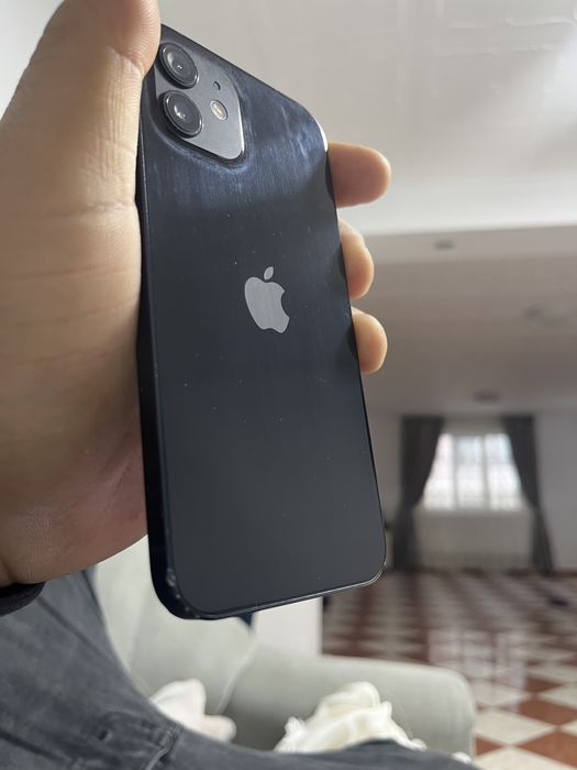 Iphone 12 folosit, in stare buna de functionare