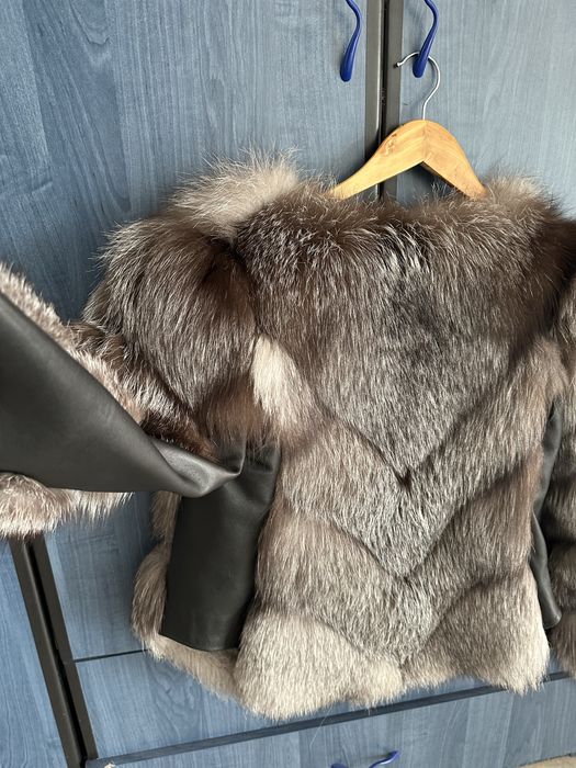 Haina din blană naturală de vulpe argintie