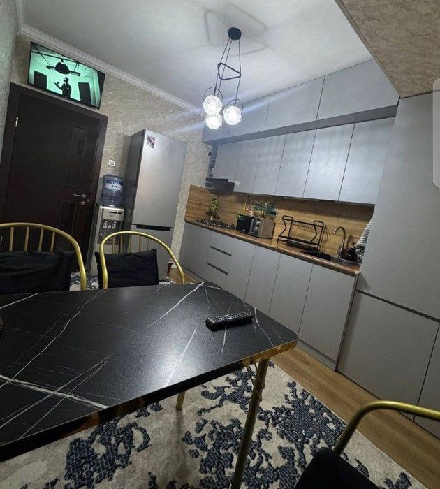 Chilonzor metro oldida oila va studentga