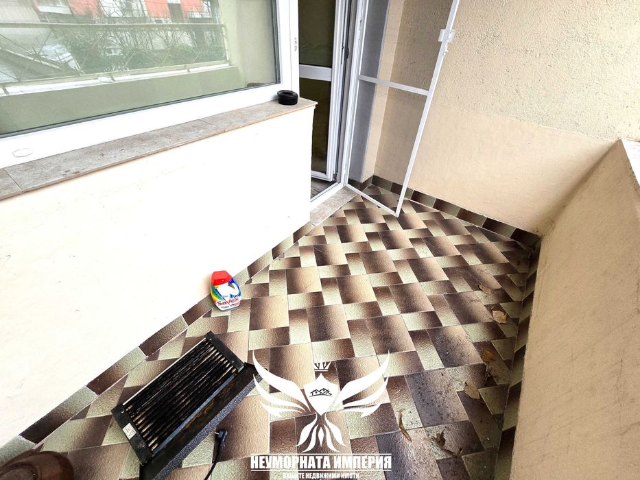 Продавам тристаен апартамент 2ет 120кв в Асеновград, широк център