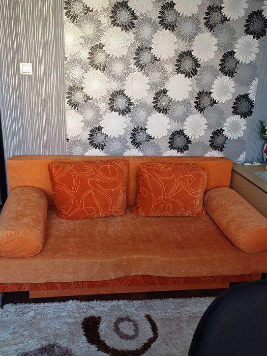 Разтегателен диван