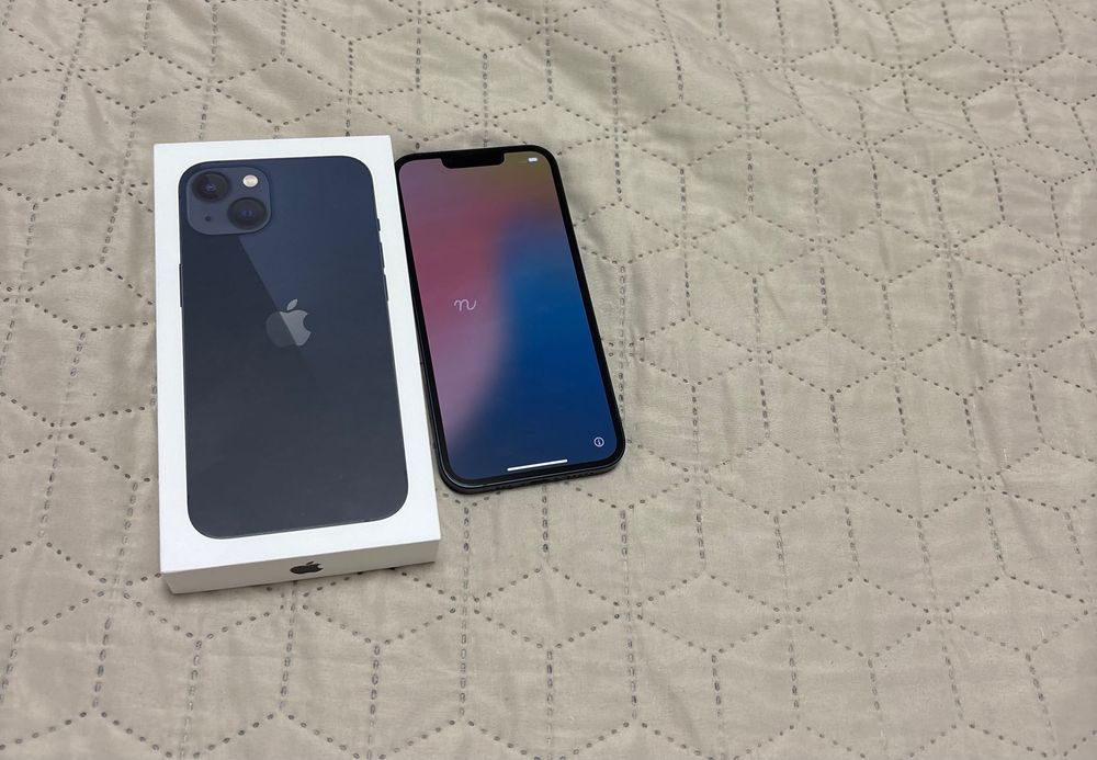 Vând telefon iPhone 13 midnight